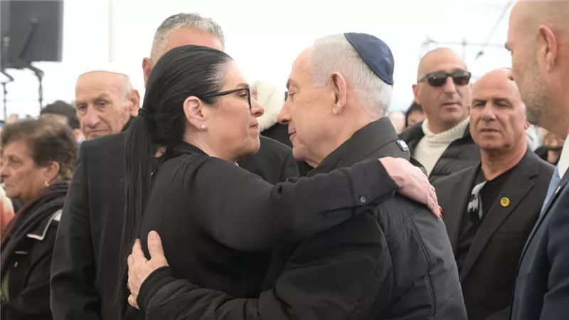 في جنازة عسكرية.. إسرائيل تودّع أحد قادتها الذين شاركوا في إبادة الفلسطينيين