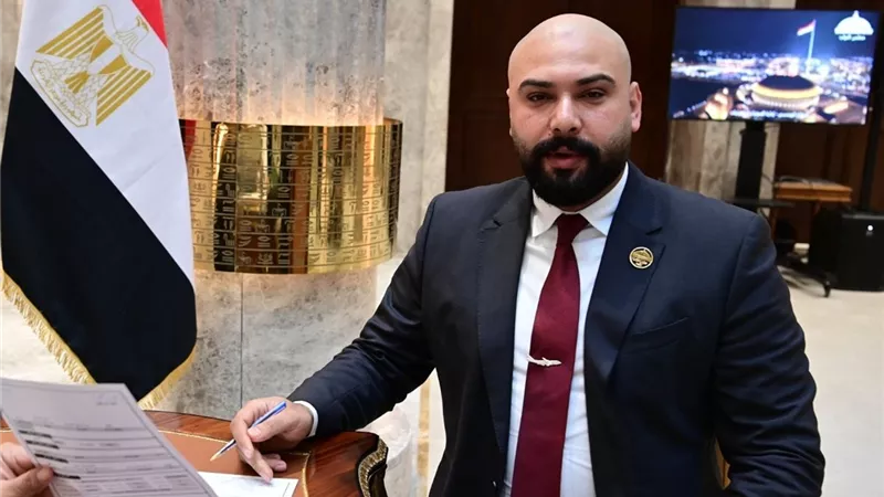 نائب يقترح ضوابط لاستخدام الأطفال للهواتف والسوشيال ميديا لحماية النشء
