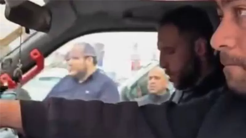 تشييع جنازة والد محمد سمير لاعب الأهلي السابق بمسجد الحصري|صور