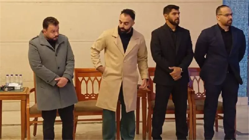 شادي حسين لاعب الأهلي السابق يستقبل عزاء والده بمسجد الشرطة|صور