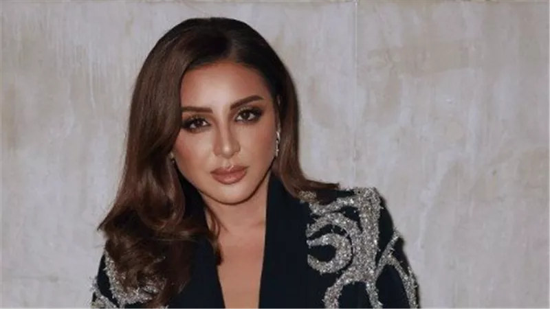 أنغام تتألق في عرض كوتور زهير مراد لربيع 2026 في باريس