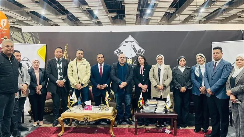 مسؤولو معرض الكتاب وقيادات إعلامية وحكومية يزورون مقر تنسيقية شباب الأحزاب