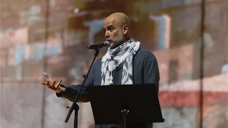 جوارديولا: أنا دائمًا مع فلسطين.. أين العالم من غزة و ما يحدث لأطفالها