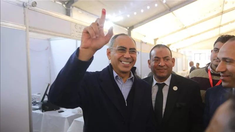 الدكتور هاني سري الدين يدلي بصوته في انتخابات رئاسة حزب الوفد 