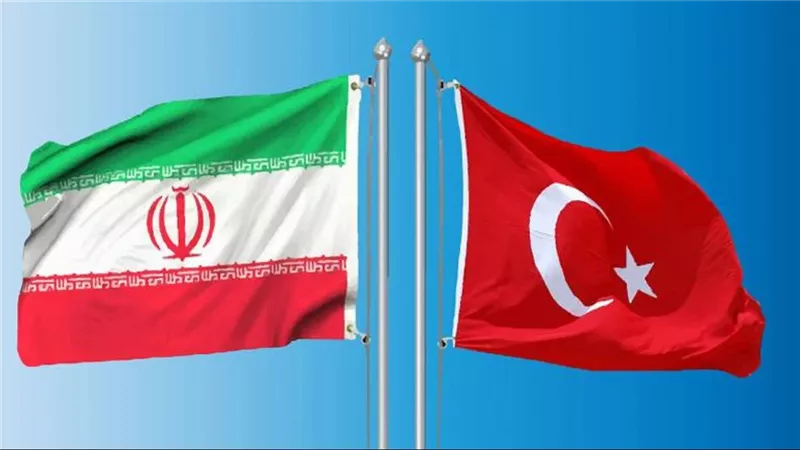معاريف: إيران وتركيا تشكلان جبهة واحدة ضد التهديد الأمريكي 