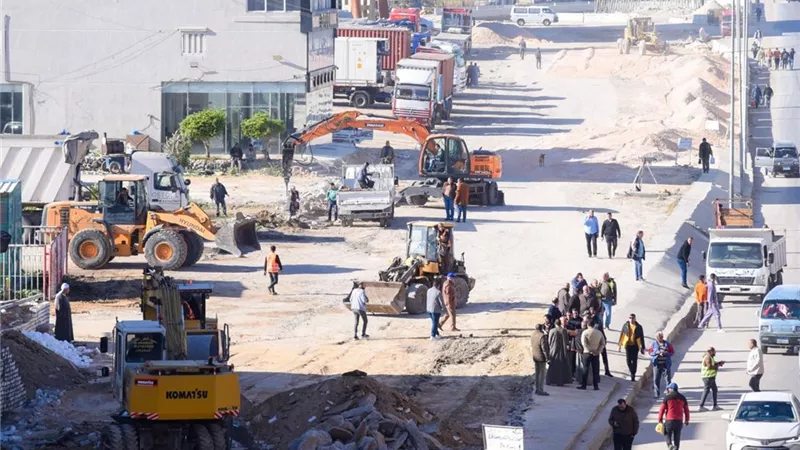 محافظ الإسكندرية يواصل متابعة التوسعة المرورية لطريق الـ21
