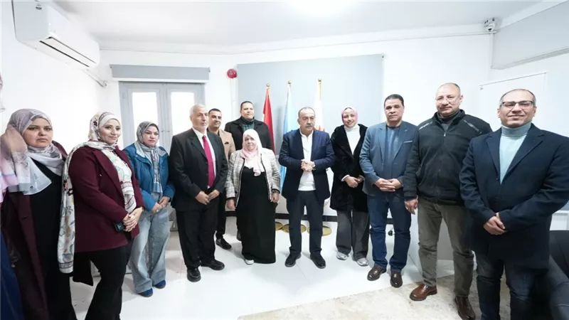 محافظ أسيوط يناقش شراكات مجتمعية مع جمعية تنموية لتنفيذ مشروعات خدمية 