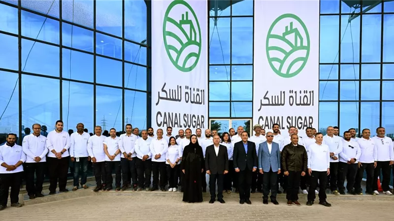 رئيس الوزراء يتفقد التشغيل التجريبي لمصنع شركة القناة للسكر بمركز ملوي