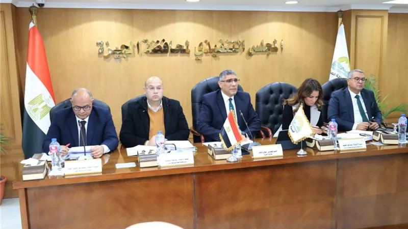 النجار: إنشاء ٣٤٨ بالوعة إضافية لتصريف مياه الأمطار بالشوارع الحيوية بالجيزة