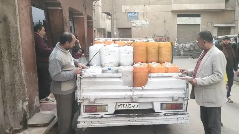 تموين الشرقية يضبط 12 طن ونصف مواد غذائية وأسمدة زراعية مجهولة المصدر