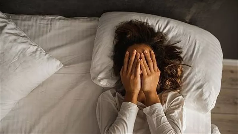 من الأرق المستمر إلى النوم العميق.. تغييرات صغيرة تصنع فرقا كبيرا