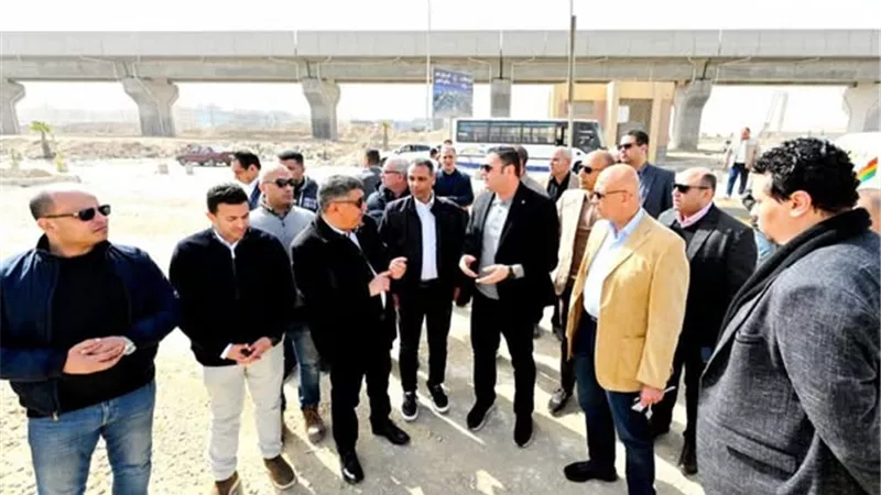 وزير الإسكان يتفقد أعمال تطوير ورفع كفاءة الطرق بعدد من المناطق بحدائق أكتوبر
