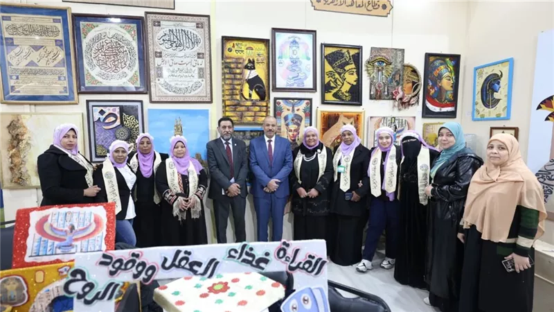 الأمين العام للمجلس الأعلى للأزهر يتفقد أنشطة جناح الأزهر بمعرض الكتاب