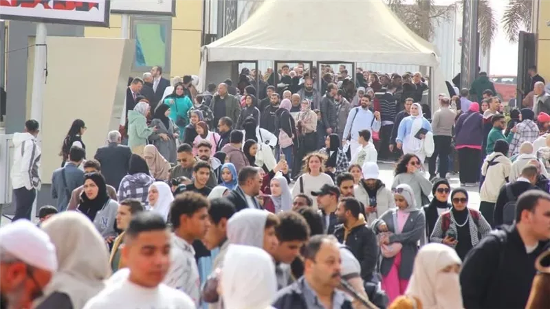 5 ملايين زائر لمعرض القاهرة الدولي للكتاب خلال 10 أيام… رقم قياسي جديد 