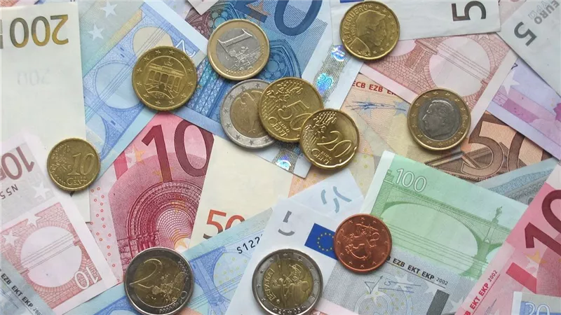 سعراليورو أمام الجنيه مع بداية التعاملات الصباحيه اليوم الأحد 22 فبراير