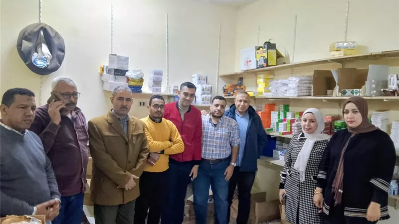 محافظ أسيوط: ضبط 25 ألف عبوة أدوية بمخزن غير مرخص وإغلاق صيدلية مخالفة بأبوتيج