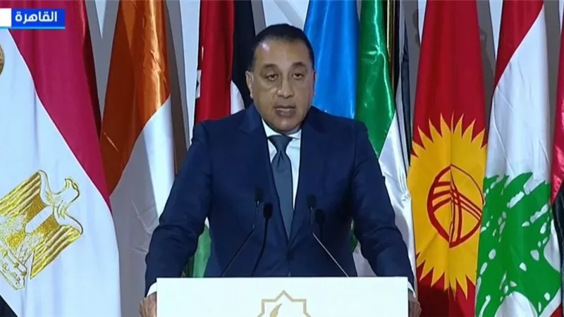 مدبولي: التصنيع والتعهيد نموذج ناجح لتحويل الاتصالات إلى قطاع إنتاجي 