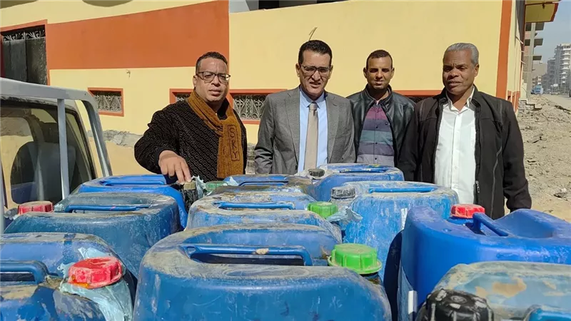 تموين الأقصر يضبط مصنع منظفات غير مرخص ويحجز طن مواد كيميائية مجهولة المصدر  