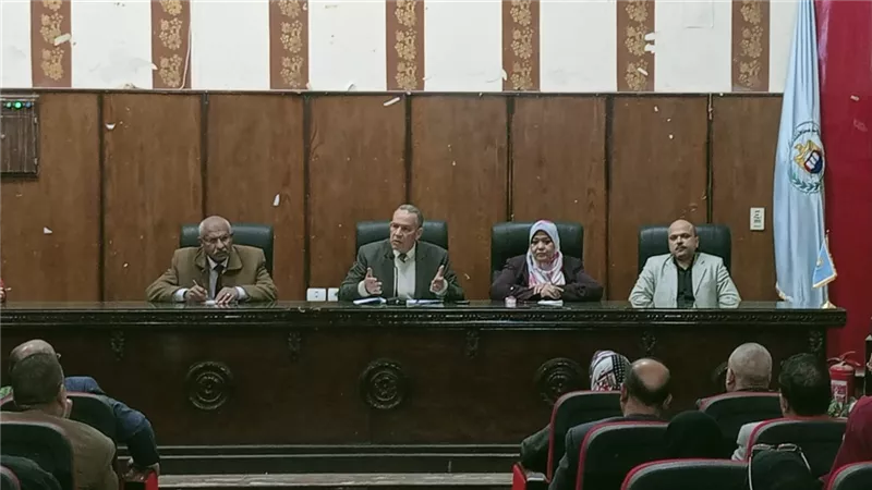 تفعيل الأنشطة الثقافية والرياضية والفنية وصقل مواهب الطلاب المتميزين بأسيوط