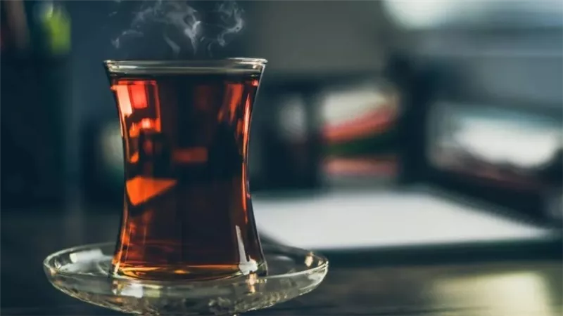 تضخم البروستاتا والشاي الأحمر .. فائدة حقيقية أم مجرد خرافة؟