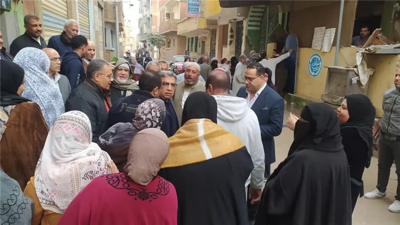 محافظ الدقهلية في جولة على مخابز المنصورة ويشدد على عدم تجميع البطاقات