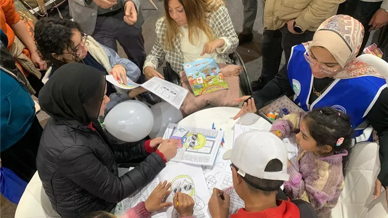رواج ملحوظ بجناح القومي للأشخاص ذوي الإعاقة بين رواد المعرض