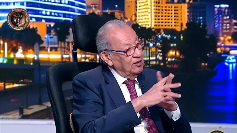 إبراهيم المعلم يكشف أسرار النشر بمصر: «الرقابة والتموين» كانا يتحكمان في الكتب