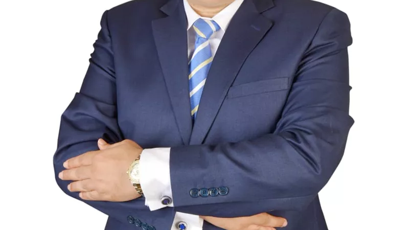 استشاري صحة نفسية يحذر: «متلازمة عامل الفقاعة» تهدد حياتك بسبب الهاتف