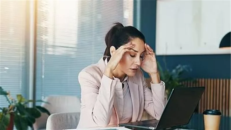 الإرهاق العاطفي وتأثيره على صحتك.. علامات يجب أن تنتبه لها فورا