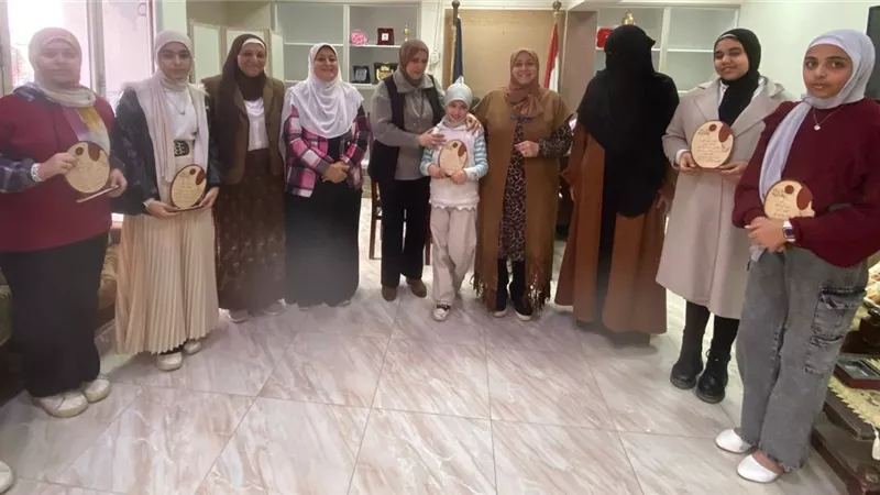 تعليم السويس يكرم الفائزين في مسابقة لمحات من الهند على مستوى الجمهورية