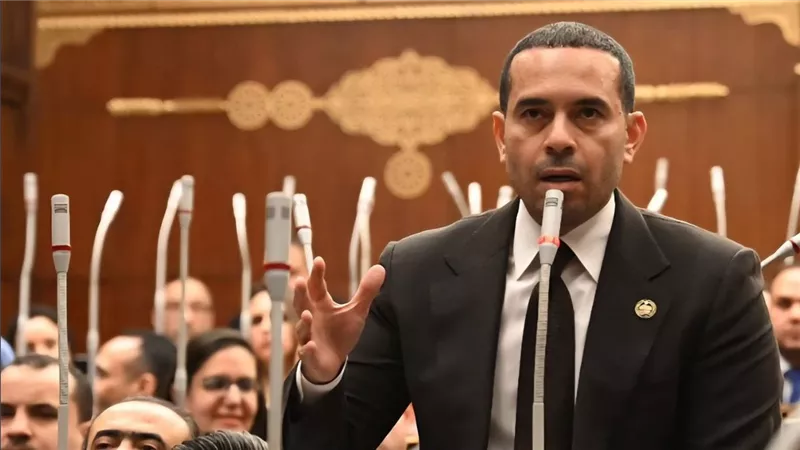 النائب محمد زكي يشيد بانحياز الرئيس للبسطاء بحزمة اجتماعية قبل رمضان