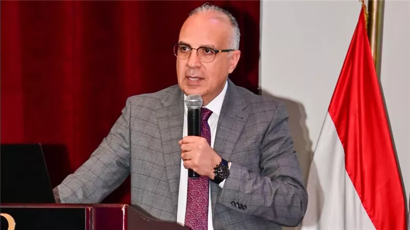 سويلم يلقي محاضرة عن مجهودات الدولة المصرية لتحقيق الأمن المائي