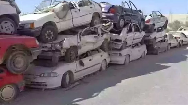 اعرف موقف عربيتك قانونًا.. قانون المرور يكشف تعريف المركبات المتروكة