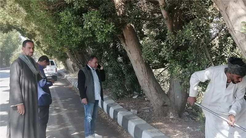 رئيس الوحدة المحلية لمركز ومدينة قنا يتابع أعمال النظافة بالأحياء والقرى