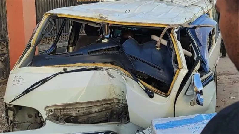 بالأسماء.. إصابة 10 أشخاص في حادث انقلاب ميكروباص بالبحيرة