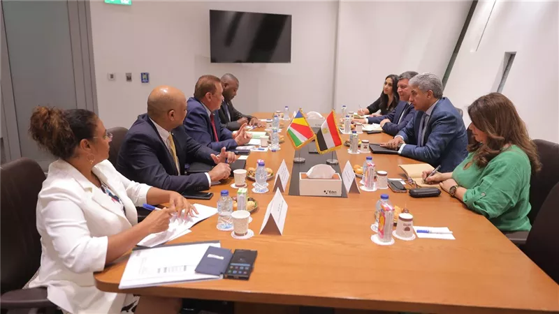 مباحثات بين مصر وسيشل لتعزيز أوجه التعاون في قطاعي السياحة والآثار 