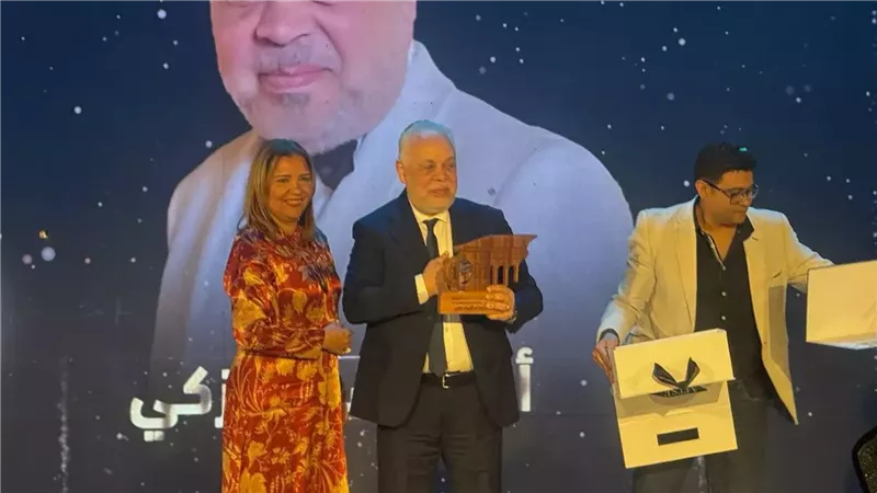 ماجدة زكي وروجينا تدعمان أشرف زكي في مهرجان الفضاءات المسرحية