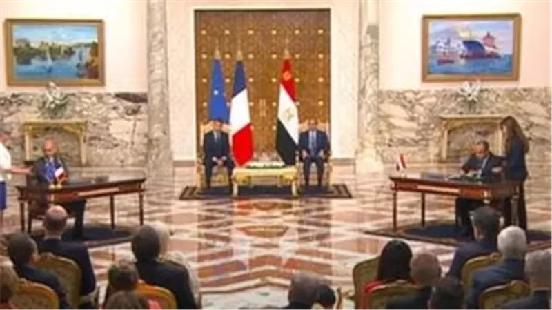  وزير الخارجية يوقع مذكرة تفاهم مع الجانب الفرنسي لإنشاء 100 مدرسة فرانكفونية