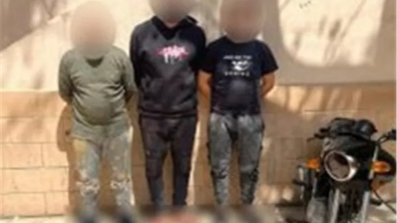 بعد مطاردة مثيرة.. القبض على 3 لصوص سرقوا حقيبة مواطن بالجيزة