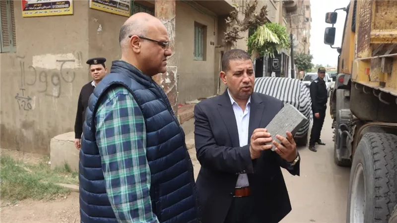 محافظ القليوبية يتفقد أعمال تطوير ورصف مناطق بمدينة كفر شكر