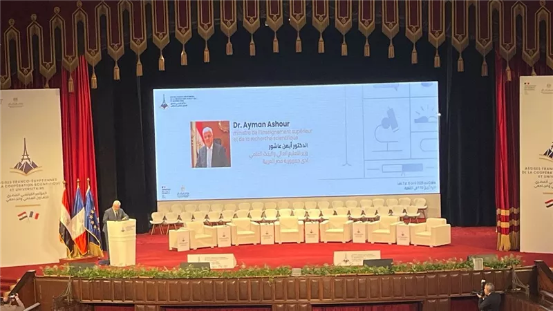 وزير التعليم العالي: دعم السيسي وماكرون يشكل تطورًا للتعاون العلمي بين البلدين