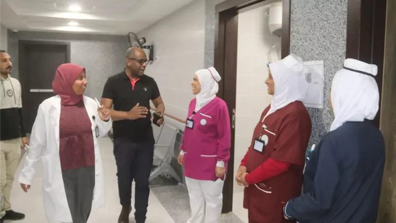 جولة تفقدية لمدير عام الرعاية الصحية بمستشفى الكبد والجهاز الهضمى بالسويس