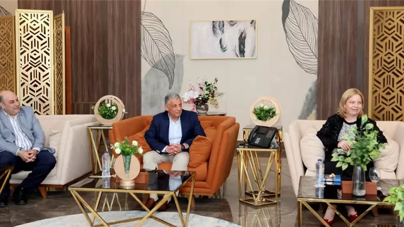 محافظ الإسماعيلية يبحث سبل التعاون مع نائب عمدة مدينة جيدينيا البولندية