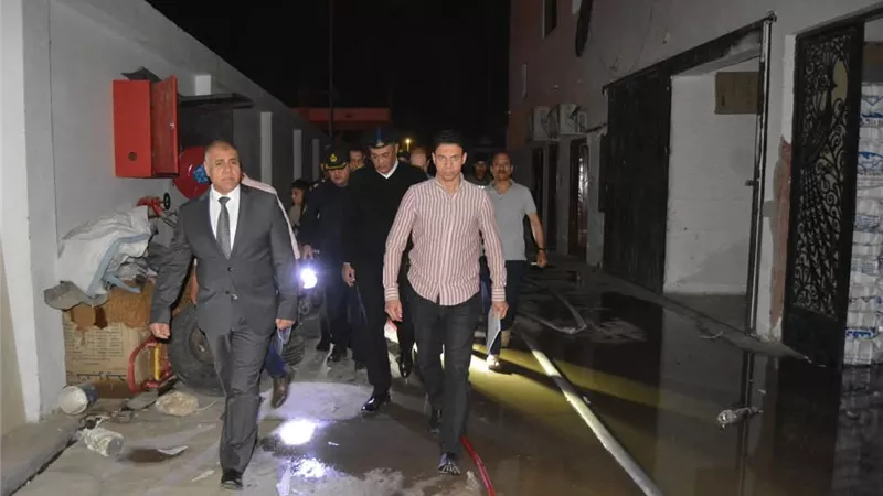 بسبب تسريب غاز.. السيطرة على حريق هائل اندلع بمصنع فوم في سوهاج 