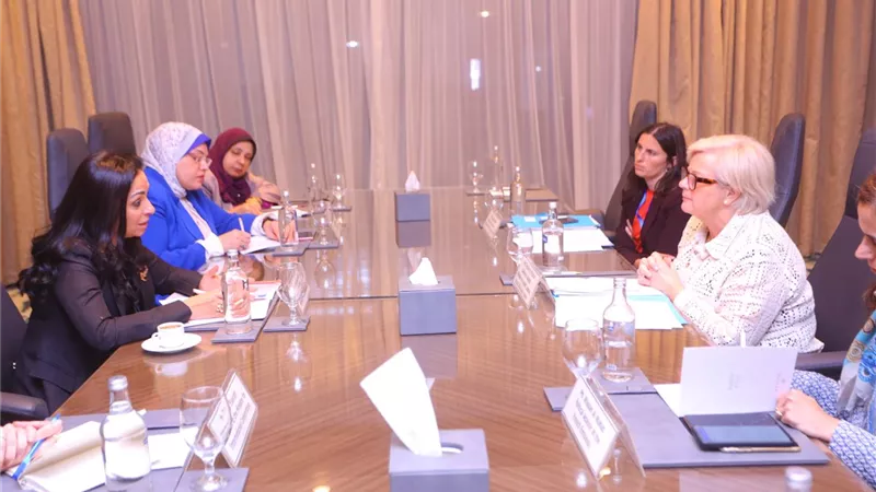 وزيرة التضامن تلتقي نظيرتها الفرنسية لبحث سبل التعاون فى الملفات المشتركة