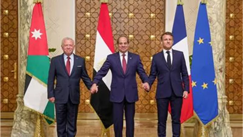 خبير: القمة الثلاثية خرجت بحل واضح للقضية الفلسطينية
