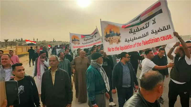 الشعب الجمهوري: احتشاد المصريين أمام معبر رفح رسالة للعالم بموقف مصر تجاه غزة