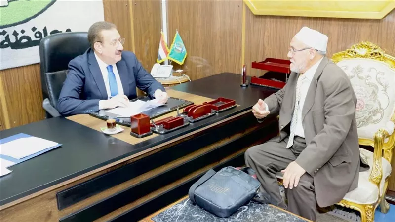 محافظ المنوفية يأمر بصرف مساعدات مالية وكراسى متحركة لحالتين من ذوي الهمم