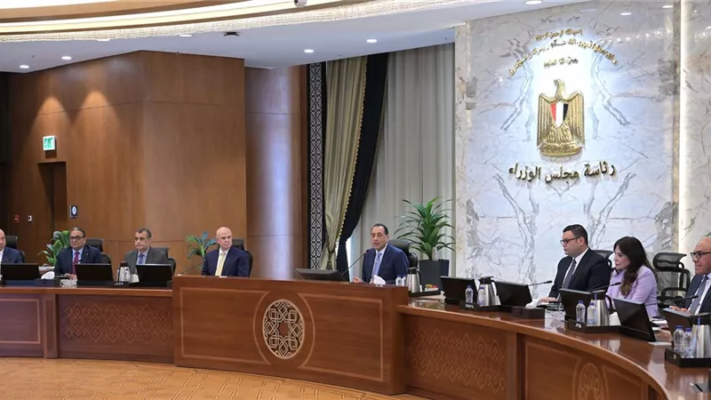رئيس الوزراء يتابع مستجدات الموقف التنفيذي لمشروعات حياة كريمة