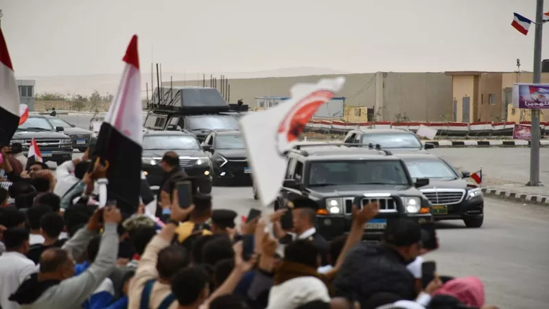 السيسي وماكرون يختتمان جولة تفقدية لمستشفى العريش العام (فيديو)